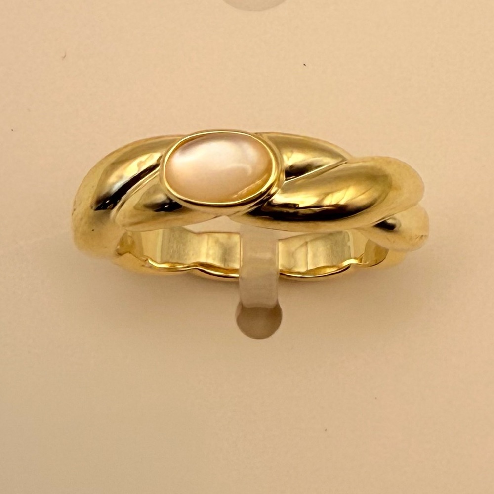 NWT ON 34th Gold Plated Mother of Pearl Twist Ring Macy’s Exclusive Size 7